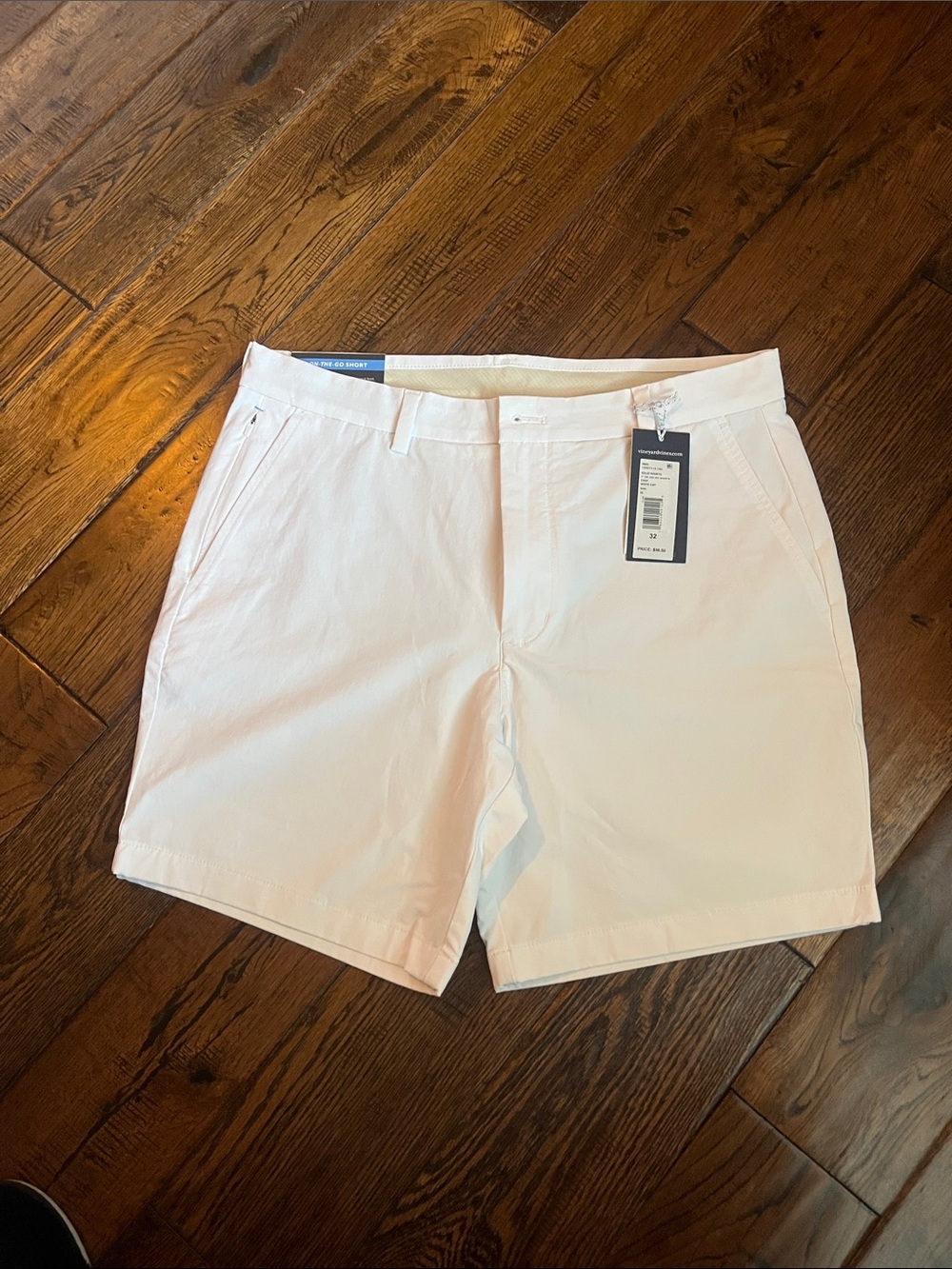 Vineyard Vines Men’s White Flat Front Shorts
